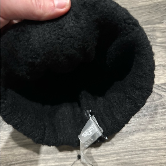 SOLD * NEW! DKNY Hat - Picture 5 of 6